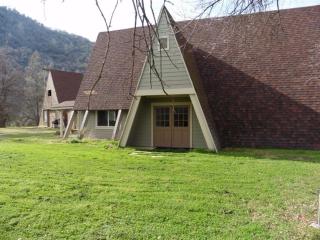 32255 Sycamore Rd, Tollhouse, CA 93667-9504