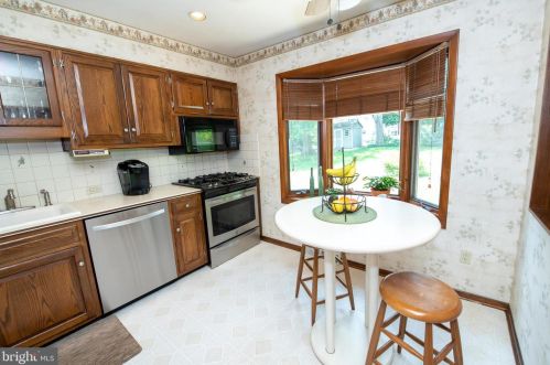 188 Windsor Ave, Southampton PA  18966-3334 exterior