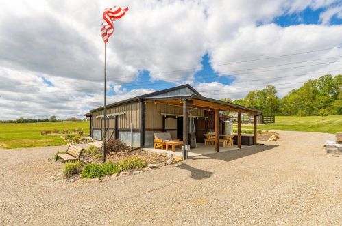 17978 Nashport Rd, Nashport OH  43830-4601 exterior