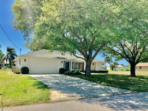 230 Mark Twain Ln, Placida, FL 33947-2145