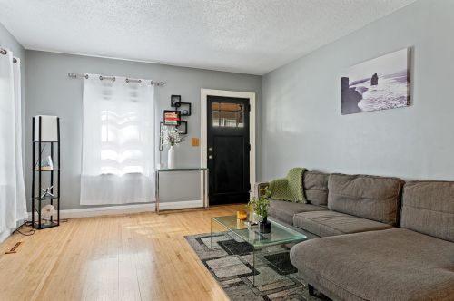 3810 Noble Ave, Minneapolis, MN 55422-2110