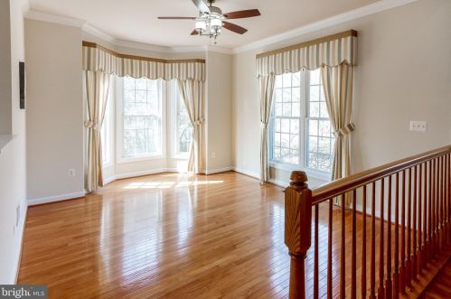 7337 Hooes Rd, Springfield VA 22152-3704 exterior