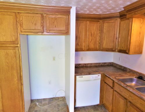 3422 Reaver Ave, Darbydale OH  43123-2028 exterior