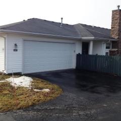 2403 Crystal Springs Dr, Hilliard, OH 43026-6900