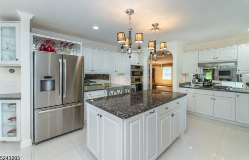 19 Marisa Ct, West Milford NJ  07480-3000 exterior