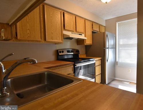 8347 Wind Fall Rd, Springfield VA  22153-3862 exterior