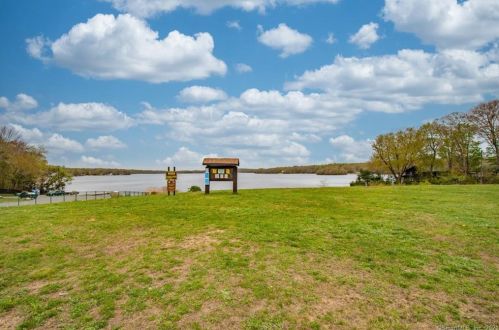 20 Lake View Ave, Colchester CT  06420-3727 exterior