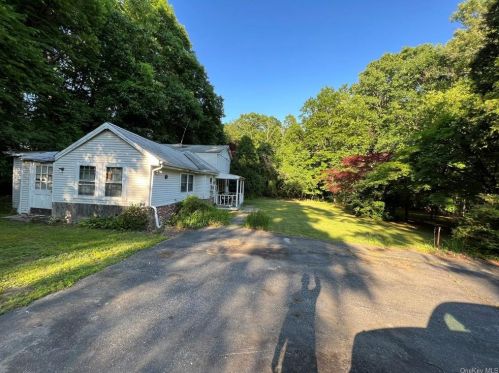 354 Alden Rd, Yorktown Hgts NY  10598-3204 exterior