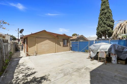 1433 Coolidge Ave, National City CA  91950-4421 exterior