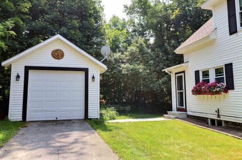 8 Grandview St, Unity, NH 03773-2048