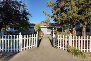 2858 Canyon Park Dr, Bend, OR 97701-5852