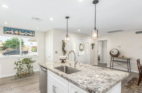 10817 Tropicana Cir, Sun City AZ  85351-2131 exterior