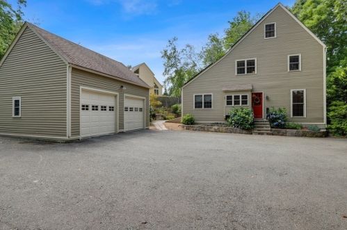 7 Apple Ridge Rd, Sutton MA  01590-2977 exterior