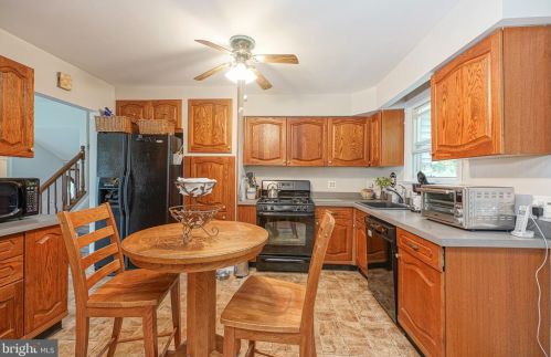 318 White Birch Dr, Riverton NJ  08077-4396 exterior