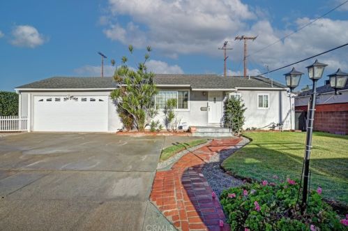 8913 Elmont Ave, Downey, CA 90240-2223