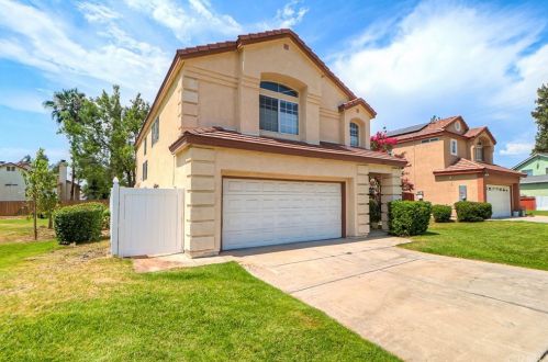 719 Napa Ave, Redlands CA  92374-5463 exterior