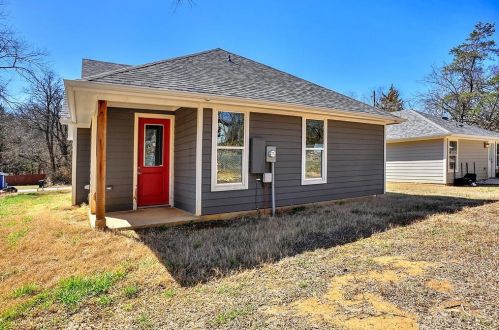 727 Crawford St, Denison, TX 75021-4408