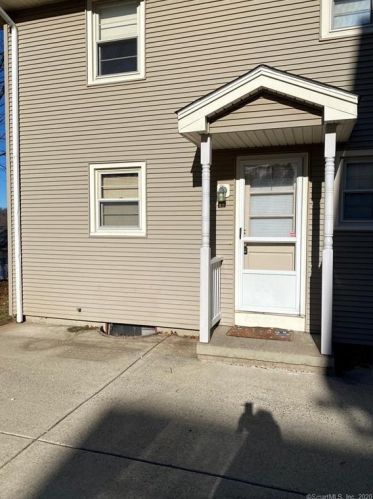 14 Crown St, Bristol, CT 06010-6121