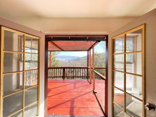 7820 Lakeside Dr, Ukiah CA  95482-9425 exterior