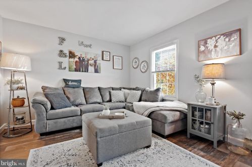 13 Terrace Ave, Schoeneck, PA 17578-9583