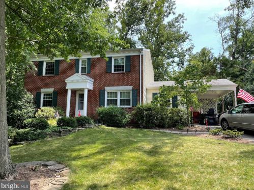 2245 Senseney Ln, Falls Church, VA 22043-3117