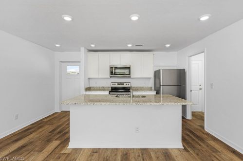 216 25th St, Cape Coral, FL 33909-0042