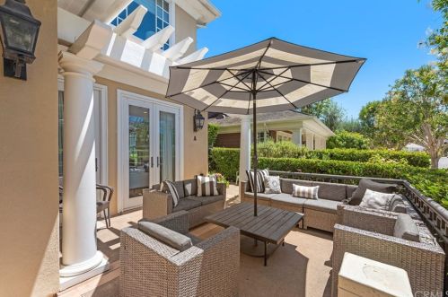 6 Edgewood Dr, Newport Beach, CA 92660-4282