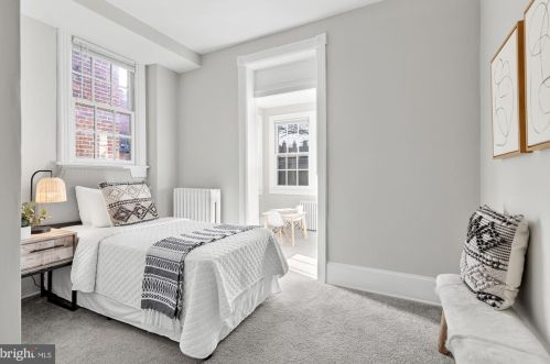 124 6 St, Washington DC 20002-2215 exterior