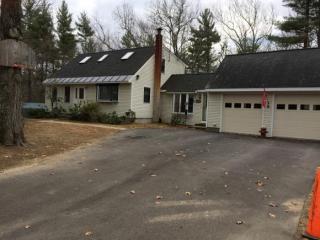 20 Hillside Dr, Raymond, NH 03077-2469