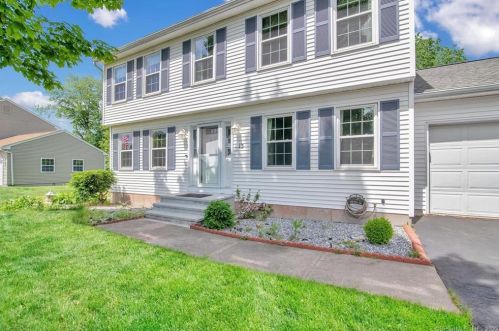 13 Gaylord Rd, Windsor Locks, CT 06096-2814