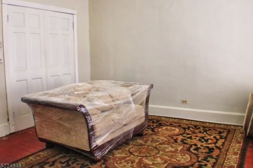 32 Oak Ave, Irvington NJ 07111-3851 exterior