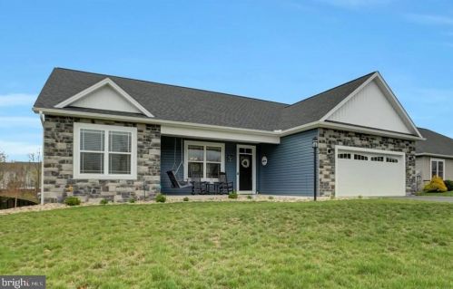 281 Toms Ln, Upton, PA 17225-8571