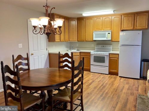 55 Kings Ct, Swedesboro NJ  08085-5033 exterior