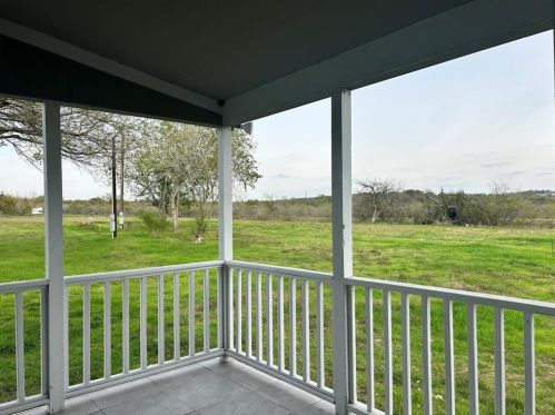 107 Appaloosa Dr, Uhland TX  78640-9104 exterior