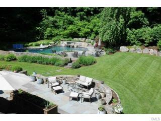 14 Lakeside Dr, Weston, CT 06883-1605