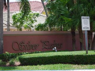 10413 23rd St, Miami, FL 33165-7913