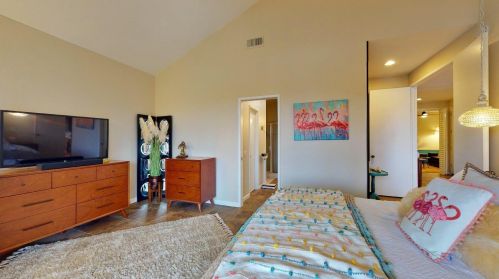 84 Lake Shore Dr, Rancho Mirage CA  92270-4054 exterior