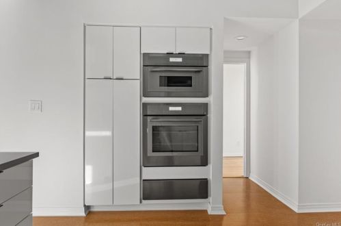 10 Beechwood Way, Briarcliff NY  10510-2405 exterior