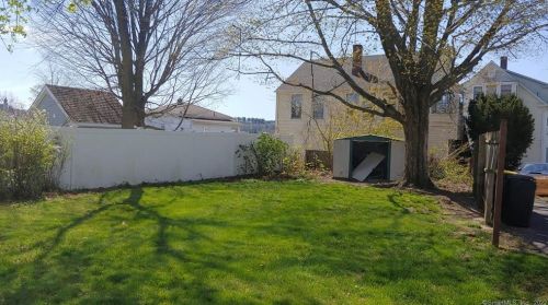 3 Rutland St, Ansonia, CT 06401-2127