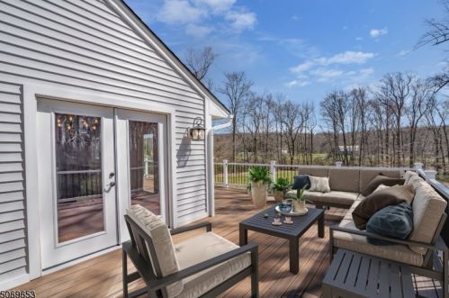 52 Reinman Rd, Warren NJ  07059-5102 exterior