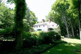 320 Bayberry Ln, Westport, CT 06880-1315