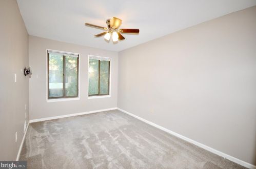 6 Aspen Way, Gardenville, PA 18901-2758