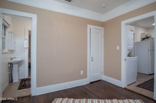 2233 9th St, Phoenix AZ 85006-1050 exterior