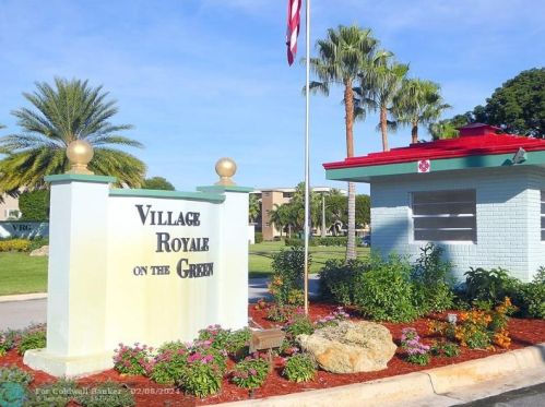 2600 1st Ln, Boynton Beach FL  33435-1955 exterior