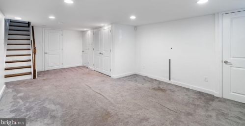 2037 Carpenter St, Philadelphia PA 19146-2418 exterior