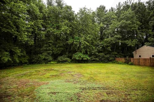 9 Mulberry Rd, Salem NH  03079-3801 exterior