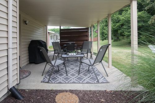 558 Lorraine Dr, Valpo IN  46385-2924 exterior