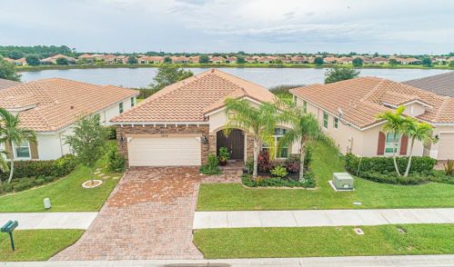 1804 Berkshire Cir, Vero Beach, FL 32968-6719