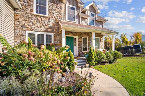 15 Austin Brook Dr, East Granby, CT 06026-9313
