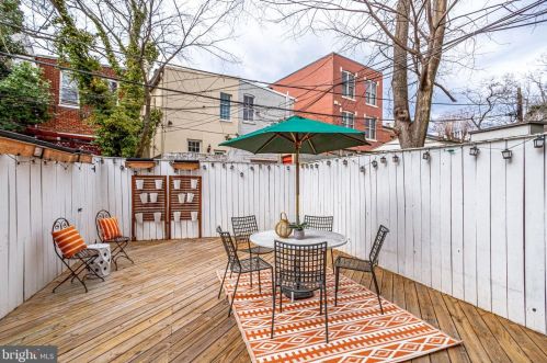 421 1st St, Washington DC 20003-1827 exterior